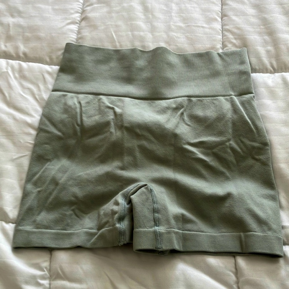 Women’s gym shorts green color Size S